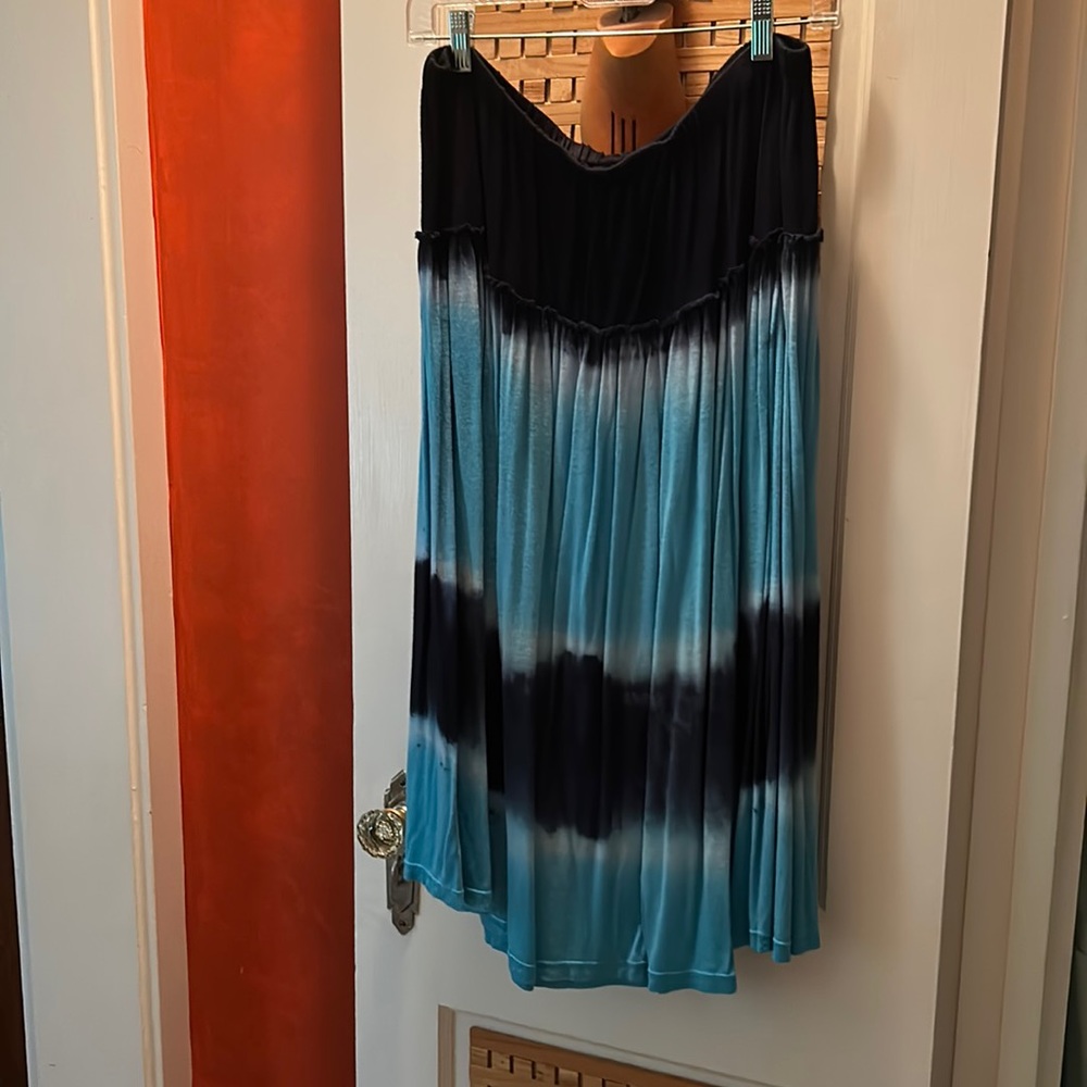 Nice tie dyed lightweight skirt size L